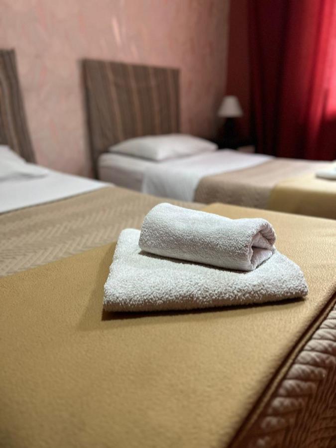 Hotel Albatros Batumi Bagian luar foto